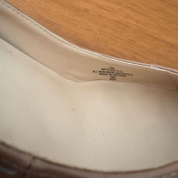 Elegant Cream Block Heel Pumps Marc fisher NEW - Picture 6 of 6